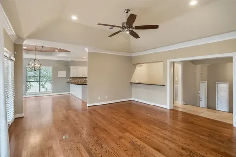 6 Highland Hollow Drive Conroe TX 77304