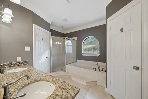 6 Highland Hollow Drive Conroe TX 77304