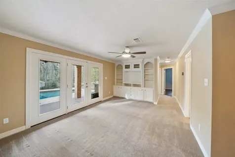 6 Highland Hollow Drive Conroe TX 77304