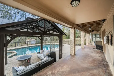 6 Highland Hollow Drive Conroe TX 77304