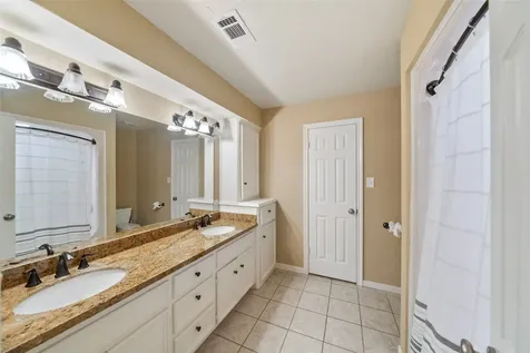 6 Highland Hollow Drive Conroe TX 77304