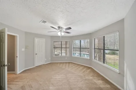 6 Highland Hollow Drive Conroe TX 77304