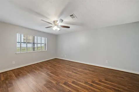6 Highland Hollow Drive Conroe TX 77304