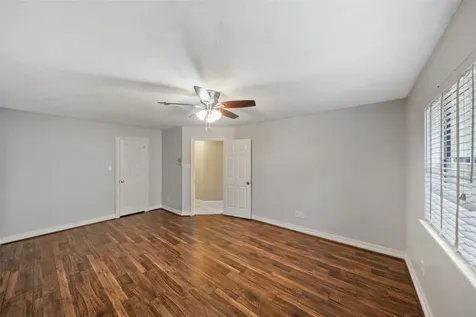 6 Highland Hollow Drive Conroe TX 77304