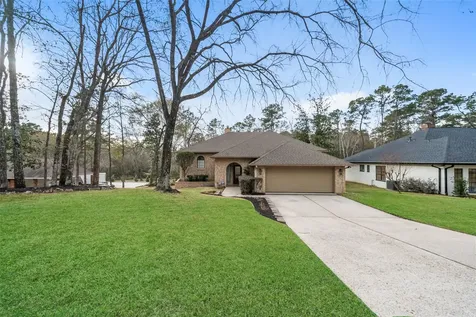 6 Highland Hollow Drive Conroe TX 77304