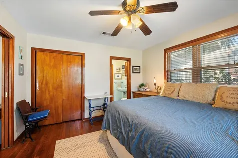 4526 Avenue S Galveston TX 77551