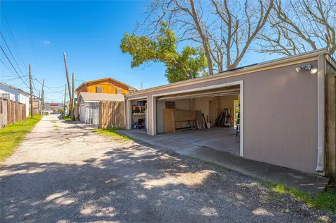 4526 Avenue S Galveston TX 77551
