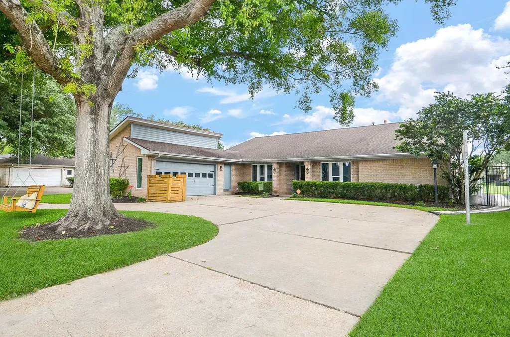 2106 Glenn Lakes Lane Missouri City TX 77459
