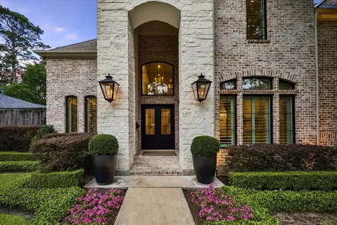 22 Knipp Road Houston TX 77024