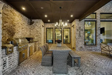 22 Knipp Road Houston TX 77024