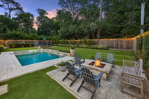 22 Knipp Road Houston TX 77024