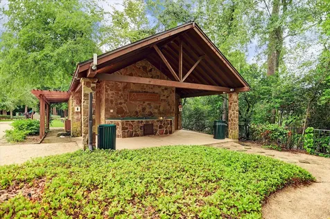 22 Knipp Road Houston TX 77024