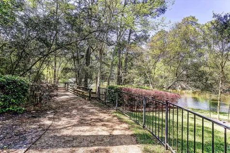 22 Knipp Road Houston TX 77024