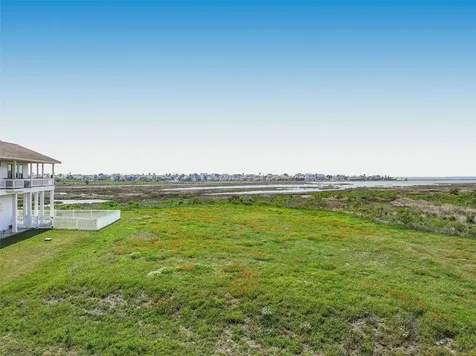 3906 Curlew Drive Galveston TX 77554