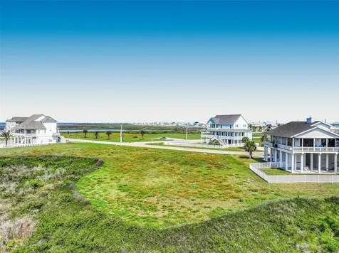 3906 Curlew Drive Galveston TX 77554