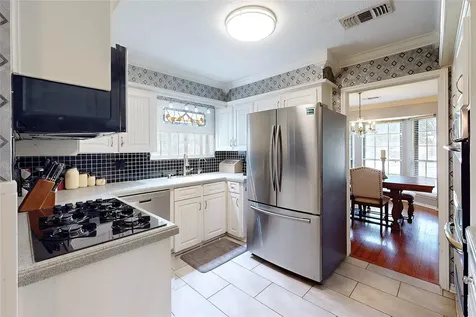 2106 S Memorial Court Pasadena TX 77502