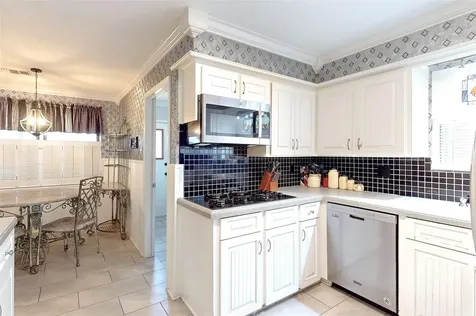 2106 S Memorial Court Pasadena TX 77502
