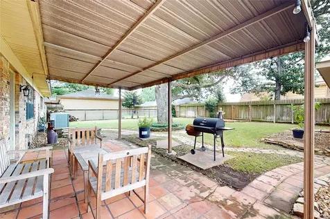 2106 S Memorial Court Pasadena TX 77502