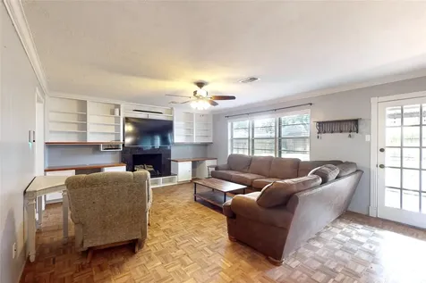 2106 S Memorial Court Pasadena TX 77502