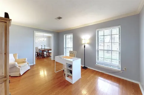 2106 S Memorial Court Pasadena TX 77502