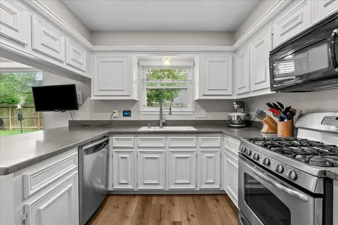 1118 Killarney Avenue Friendswood TX 77546