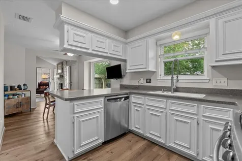 1118 Killarney Avenue Friendswood TX 77546