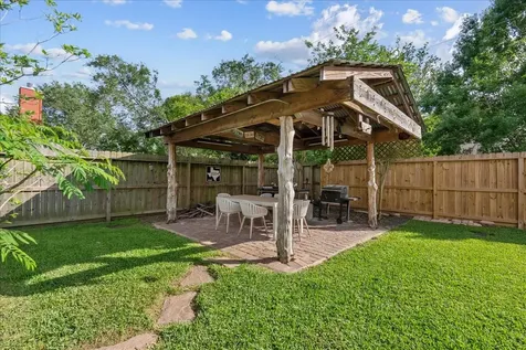 1118 Killarney Avenue Friendswood TX 77546