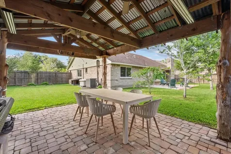 1118 Killarney Avenue Friendswood TX 77546
