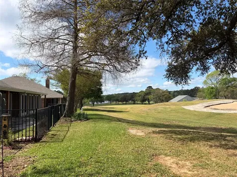 1122 Lakeside Drive Huntsville TX 77320