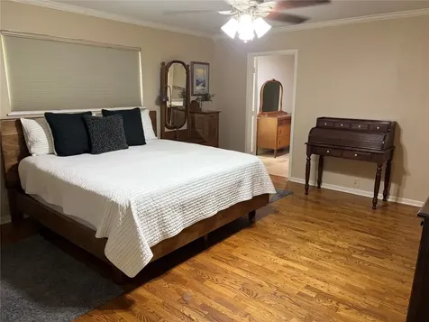 1122 Lakeside Drive Huntsville TX 77320