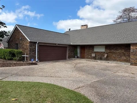 1122 Lakeside Drive Huntsville TX 77320