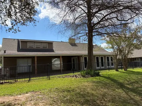 1122 Lakeside Drive Huntsville TX 77320
