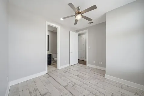 1814 Thompson Street Houston TX 77007