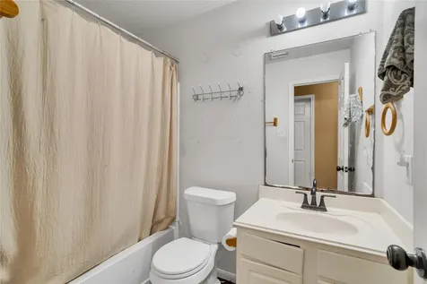 8523 Ashford Green Lane Houston TX 77072