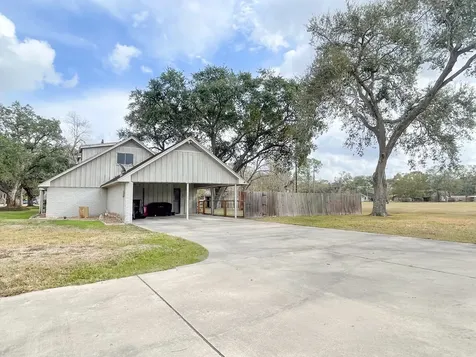 905 Center Street El Campo TX 77437