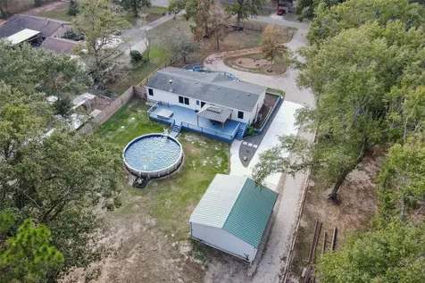 4621 Price Road Montgomery TX 77316