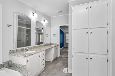 4621 Price Road Montgomery TX 77316