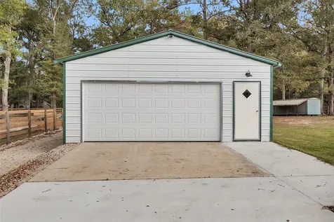 4621 Price Road Montgomery TX 77316