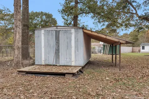 4621 Price Road Montgomery TX 77316