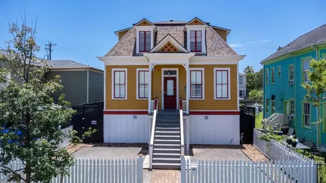 1905 Avenue M 1/2 Galveston TX 77550