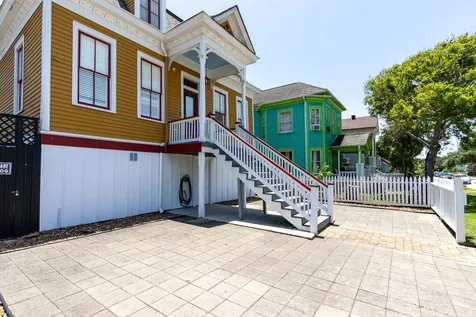 1905 Avenue M 1/2 Galveston TX 77550