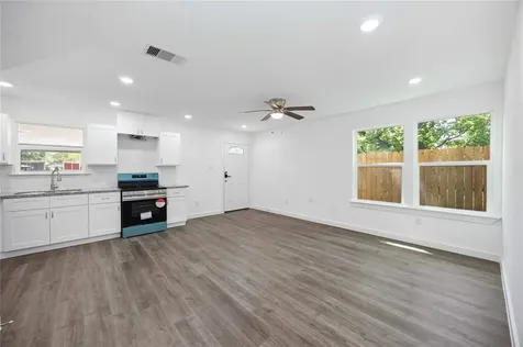 1056 North Ln A Houston TX 77088