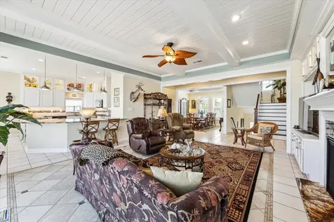 102 Bamaku Bend Tiki Island TX 77554