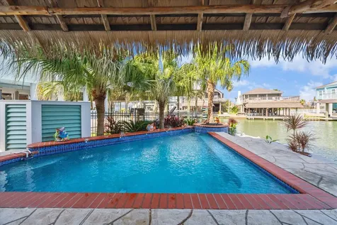 102 Bamaku Bend Tiki Island TX 77554