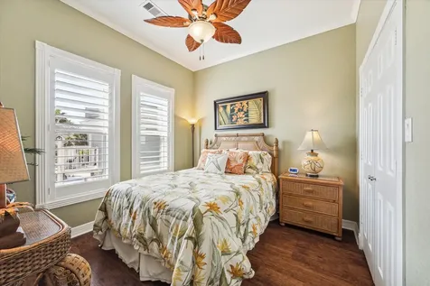 102 Bamaku Bend Tiki Island TX 77554