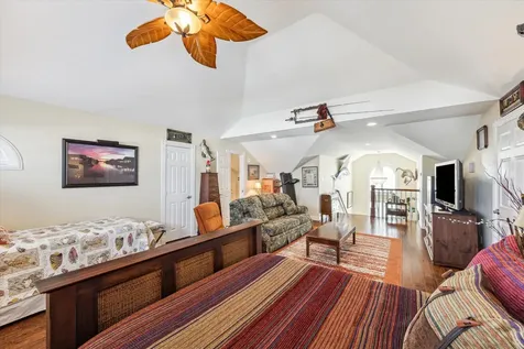 102 Bamaku Bend Tiki Island TX 77554
