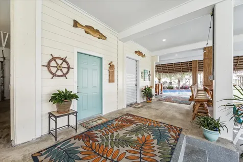 102 Bamaku Bend Tiki Island TX 77554