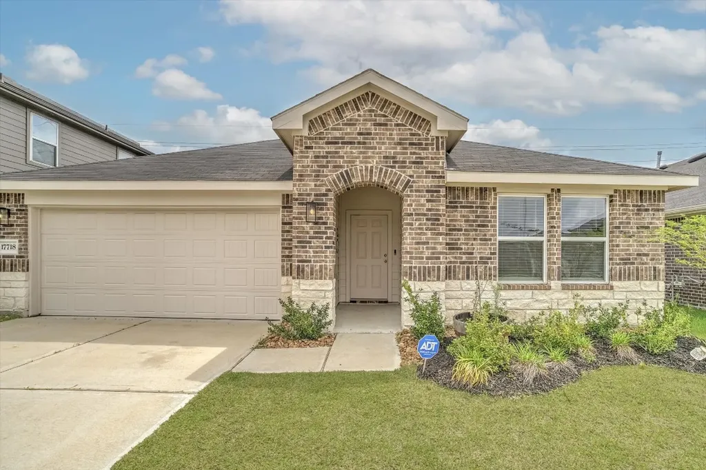 17718 Sommerset Falls Lane Crosby TX 77532