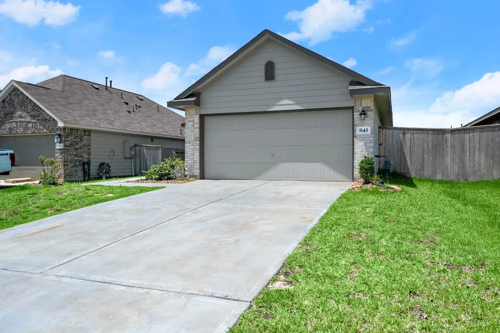 843 Deerhurst Magnolia TX 77354