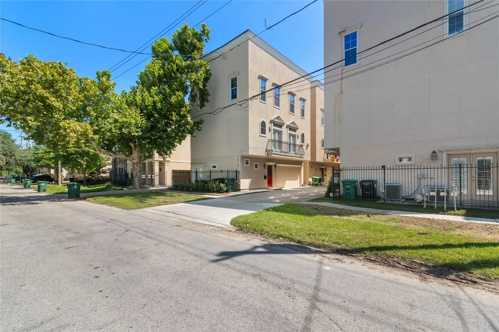 1510 Birdsall Street Houston TX 77007